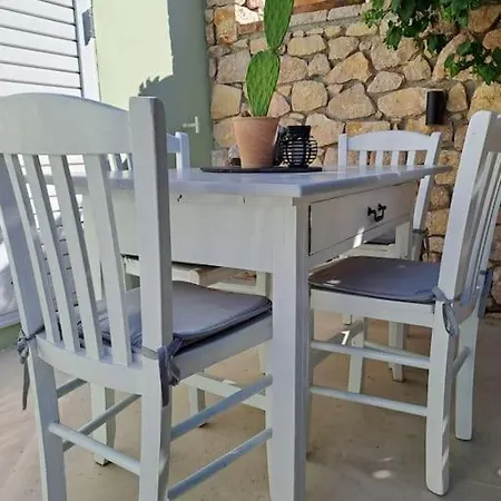 Leonidas Sun&art * Stefania